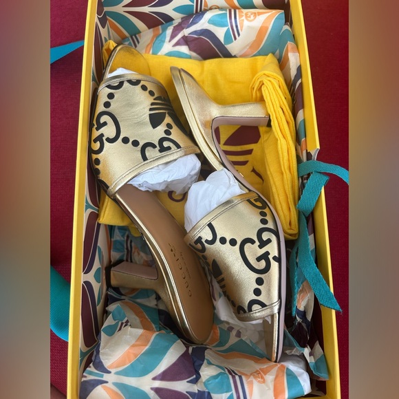 Gucci x Adidas gold metallic slides NWT 39&40 avail - Picture 7 of 12